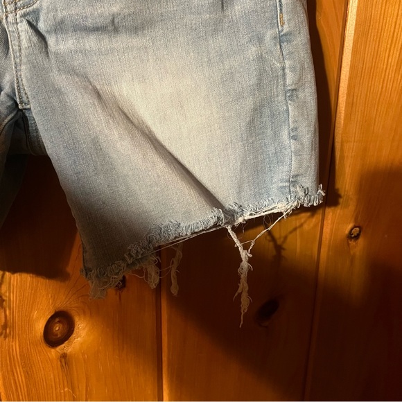 American Eagle Ne(x)t Level Stretch High Waisted Jean Shorts | Size: 10 - Picture 2 of 6